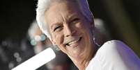 Jamie Lee Curtis comemora mais de 20 anos de sobriedade: ‘Vida mudou completamente’   Foto: Reprodução/Getty Images