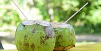 Água de coco: uma aliada na hora de hidratar o corpo nesse calorão  Foto: depositphotos.com / paulbrighton / Bons Fluidos