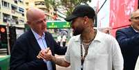  Foto: Dan Mullan/Getty Images - Legenda: Neymar e Infantino presentes em um GP de Mônaco da Fórmula 1 / Jogada10