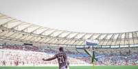  Foto: LUCAS MERÇON / FLUMINENSE F.C. - Legenda: Arias entre dois jogadores do Flamengo; Fluminense não saiu do zero no Maraca / Jogada10
