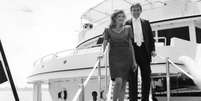 Donald e Ivana Trump desembarcam do iate Trump Princess em Nova York no ano de 1988  Foto: Getty Images / BBC News Brasil