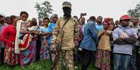 O M23 é suspeito de usar o dinheiro que arrecada com o controle das minas de coltan para pagar guerrilheiros e financiar armas  Foto: EPA / BBC News Brasil