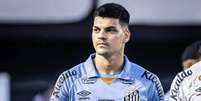 Raul Baretta/ Santos FC - Legenda: Gabriel Brazão foi eleito o melhor em campo no empate com o Novorizontino  Foto: Jogada10