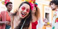 Carnaval exige atenção com o risco de doenças bucais  Foto: Shutterstock / Alto Astral