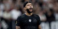  Foto: Rodrigo Coca/Agência Corinthians - Legenda: Memphis Depay jogou pela primeira vez com a 10 do Corinthians / Jogada10
