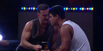 Diego e Guilherme conversam durante Festa do Líder  Foto: Reprodução/TV Globo