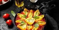 Conchiglione recheado com ricota e espinafre  Foto: nelea33 | Shutterstock / Portal EdiCase