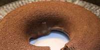 BOLO DE CHOCOLATE SIMPLES SEM TRIGO  Foto: Bake and Cake Gourmet
