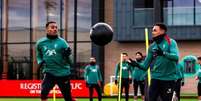  Foto: Divulgação - Legenda: Jogadores do Liverpool durante treinamento da equipe / Jogada10
