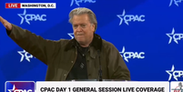 Steve Bannon, ex-assessor de Trump, durante saudação nazista em evento conservador  Foto: Redes sociais / Reprodução