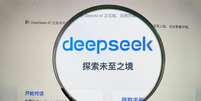 Página da inteligência artifical chinesa Deepseek  Foto: CFOTO/Future Publishing via Getty Images