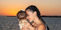 Bruna Biancardi e Mavie, sua filha com Neymar  Foto: @instagram | Reprodução