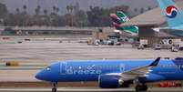 Um avião da Breeze Airways na Califórnia, em 19 de setembro de 2024 Foto: Kevin Carter/Getty Images