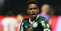 Joia alviverde tem quebrado recordes desde 2024 em solo nacional –  Foto: Fabio Menotti/Palmeiras - Legenda: Mídia internacional diz que Estêvão ofusca Neymar / Jogada10