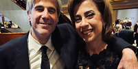 Walter Salles e Fernanda Torres com estatueta do Oscar  Foto: Reprodução/Instagram