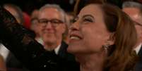 Fernanda Torres celebra prêmio de Melhor Filme Internacional para Ainda Estou Aqui  Foto: Reprodução/TV Globo
