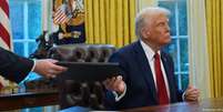 Ordens executivas assinadas por Trump estão sendo questionadas em tribunais dos EUA  Foto: DW / Deutsche Welle