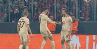 Kane sobe bem para abrir o placar para o Bayern de Munique – Alex Grimm/Getty Images  Foto: Jogada10