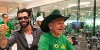 Gusttavo Lima e Luciano Hang em visita do cantor a instalações da Havan.  Foto: @lucianohangbr via Instagram / Estadão