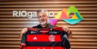 José Boto com a camisa do Flamengo   Foto: Marcelo Cortes / CRF / Esporte News Mundo