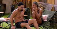 Aline e Vinicius choram depois de indicação ao Paredão no BBB25  Foto: Reprodução/X @bbb