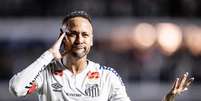  Foto: Raul Baretta/ Santos FC. - Legenda: Neymar tem mais 14 jogos pelo Santos até final de contrato / Jogada10