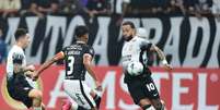  Foto: Rodrigo Coca/Agência Corinthians - Legenda: Memphis lamentou a eliminação do Corinthians na Libertadores / Jogada10
