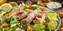 Salada caesar Foto: Foodio | Shutterstock / Portal EdiCase