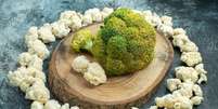 Brócolis e couve-flor são alimentos ricos em nutrientes e fibras e pobres em açúcares   Foto: Freepik