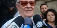 Ator Ney Latorraca fala à imprensa no velório da atriz Tônia Carrero, no Theatro Municipal  Foto: Tânia Rêgo/Agência Brasil - 04.03.2018