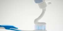 Imagem ilustrativa de pasta de dente e escova  Foto: Getty Images / BBC News Brasil