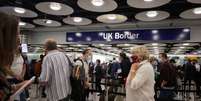 Passageiros fazem fila no Controle de Fronteira do Reino Unido no Terminal 5 do Aeroporto de Heathrow, em Londres
29/06/2021
REUTERS/Hannah Mckay  Foto: Reuters