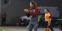  Foto: Rubens Chiri/São Paulo FC - Legenda: Zubeldía aliviou um pouco da pressão com vitória diante do Talleres / Jogada10