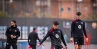  Foto: Divulgação - Legenda: Jogadores do Barcelona durante treinamento da equipe / Jogada10