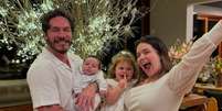 Eliezer e Viih Tube com os filhos, Ravi e Lua  Foto: Reprodução/Instagram / Mais Novela