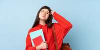 Saber empregar corretamente as palavras é importante para escrever uma boa redação  Foto: Luis Molinero | Shutterstock / Portal EdiCase