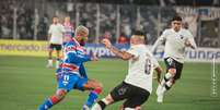 Fortaleza e Colo-Colo em ação.   Foto: Mateus Lotif/FEC / Esporte News Mundo