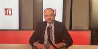 O opositor russo Vladimir Kara-Murza nos estúdios da RFI em 14 de abril de 2025.  Foto: © RFI / Sigrid Azeroual / RFI