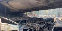 Incêndio atinge pátio da CET em SP e destrói carros que seriam leiloados   Foto: Reprodução