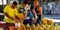 Preços dos alimentos estão acima da inflação em quase todos os anos desde 2007, mas pico da pandemia estabeleceu os valores a novo patamar elevado.  Foto: AFP - RAFAEL MARTINS / RFI