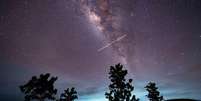 Foto de chuva de meteoros Eta-Aquáridas vista a partir do Sri Lanka  Foto: Getty Images / BBC News Brasil