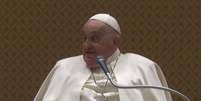 O papa Francisco apareceu publicamente nesta quarta-feira, 16, para agradecer membros do hospital onde esteve internado  Foto: Reprodução/Vatican News