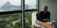 Eike em seu escrit&oacute;rio no Rio: 'supercana' foi recebida com desconfian&ccedil;a pelo setor  Foto: Reuters / BBC News Brasil