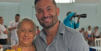 Diego Hypolito e a mãe, Geni  Foto: Reprodução/Instagram