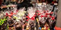 Vitrine de uma loja de chocolates em Paris.  Foto: &copy; AFP/Guillaume Baptiste / RFI