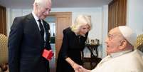 Rei Charles III, rainha consorte Camilla e Papa Francisco  Foto: Reprodu&ccedil;&atilde;o/Instagram / Contigo