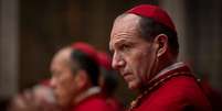 Baseado no livro de Robert Harris, "Conclave" combina fatos com elementos ficcionais para narrar os bastidores da eleição de um novo papa  Foto: Reprodução / Perfil Brasil