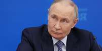 O presidente russo, Vladimir Putin, em Moscou, em 21 de abril de 2025.  Foto: © Vyacheslav Prokofyev/REUTERS / RFI