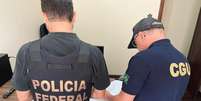 Agentes da PF e da CGU cumprem 211 mandados em operação contra fraudes no INSS Foto: Divulgação/PF