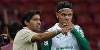  Foto: Cesar Greco/Palmeiras - Legenda: Abel e Richard Rios / Jogada10